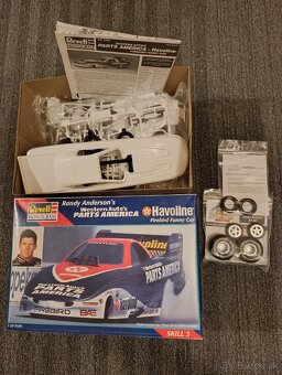 REVELL - HAVOLINE FIREBIRD FUNNY CAR - 4
