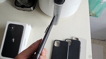 Apple iPhone 11 black 128GB - nová batéria - 4