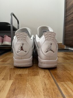 Jordan 4 Pure Money/White Metallic - 4