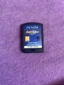 Playstation vita pch-1104 - 4