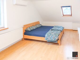 UNIKÁTNY 3- IZBOVÝ PODKROVNÝ BYT - 4