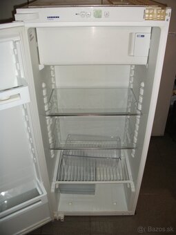 Pekná,zachovalá chladnička s mrazákom zn.LIEBHERR. - 4