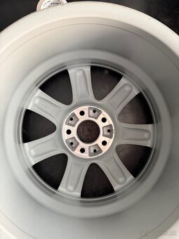 #5 Nové elektróny originál Mercedes r18 - 4