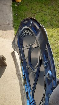 predná kapota škoda rapid - 4