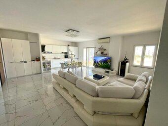 3,5-izbový apartmán, 147m² + 17m²  terasa, Albánsko - Drač - 4