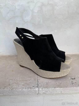 MEGA Balík (10ks) - Značková dámska OBUV, TOPÁNKY, LODIČKY - 4