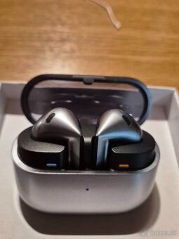 Predám bezdrôtové slúchadlá Samsung Galaxy Buds3 - 4