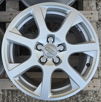 ORIGINÁL AUDI HLINÍKOVÉ DISKY 5x112 R17 - 4