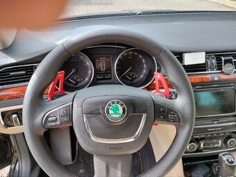 Škoda Superb combi 3,6 V6 FSI 4x4 - 4