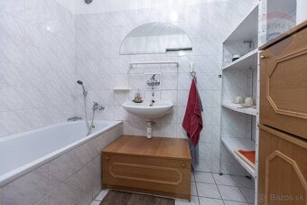 Na predaj komerčný priestor v centre mesta Malacky - 4