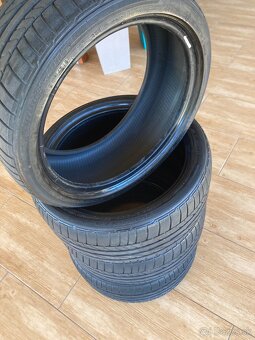 Bridgestone 215/40 r17 - 4