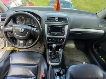 Interiér Škoda Octavia 2 VRS Combi - 4