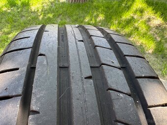 Dunlop Sport Maxx RT2 235/45/ZR18 98Y - 4
