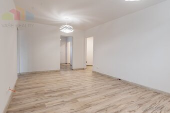 Výnimočný 4-izbový byt s balkónom, 85 m², Radničné nám., Dun - 4