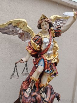 Drevená socha Svätého Michala - 4