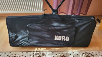 Predám KORG Pa900 - 4