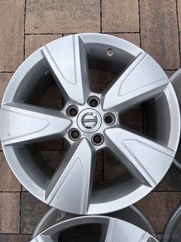 Orig.hliníkové disky Volvo XC40-- R17, 5x108 - 4