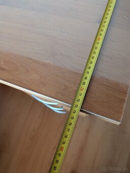 Predám kvalitný písací stôl – robustny so zasuvkami - 4