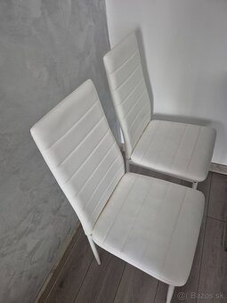 4 ks jedálenských stoličiek - 4