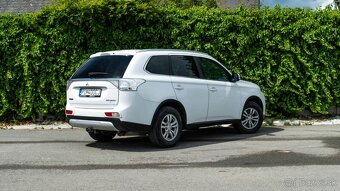 Mitsubishi Outlander 2.2 DI-D Instyle A/T - 4
