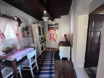 Útulná drevenička v tichej časti obce Komjatná - 4