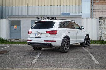 Audi Q7 3.0 Turbo Benzín Quattro 7Miest - 4