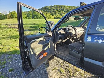 Toyota LandCrusier 120 - 4