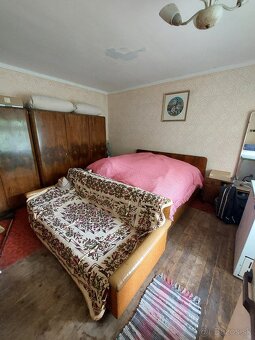 Rodinný dom v Podbranči  s výhľadom na hrad Branč - 4