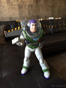 BUZZ LIGHTYEAR - 4