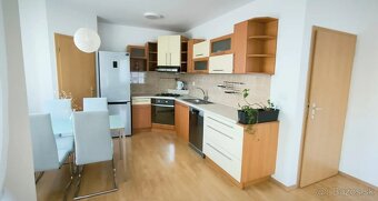 Dvojizbový byt, terasa, záhrada, 2x parkovanie - 4