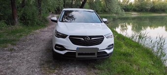 Grandland X , r.v.2018 kupeneSR,top stav, 1.2T benzin,manual - 4