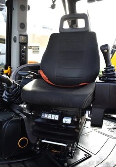 Rypadlovy nakladač JCB 3 CX PRO - 4