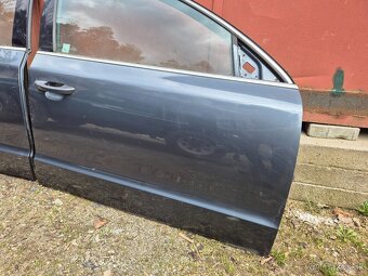 Predám pravé dvere na Škoda Superb 2 II sedan - 4