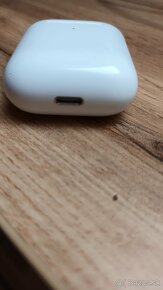 AirPods 1 (v AirPods 2 case) - 4