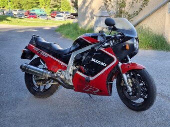 Suzuki GSX-R 1100 1986 - 4