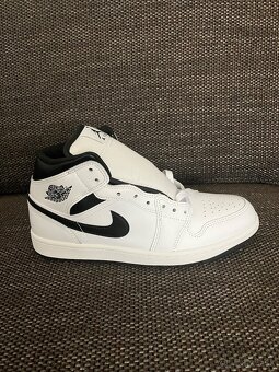 Panske tenisky NIKE AIR JORDAN MID - 4