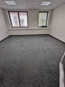 Prenájom kancelárskych priestorov v OD Prior v širšom centre - 4