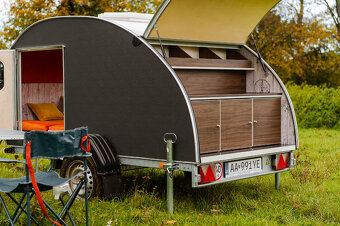 Obytný príves, malý karavan - 4