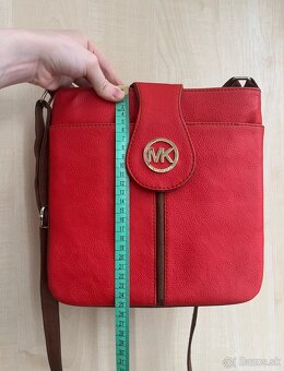 MK crossbody červená kabelka - 4