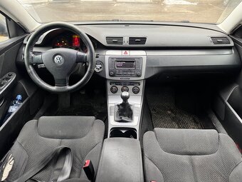Rozpredám passat b6 2.0 tdi m6 combi sivy - 4