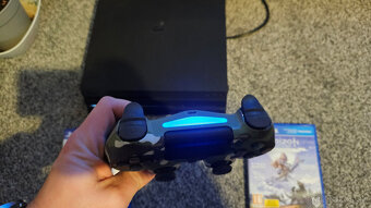 Sony Playstation 4 Pro 1TB s hrami a joypadom - 4