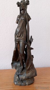 Soška ženy - 4