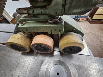 Podavac- posuv materialu 380V - 4