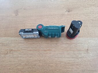 PARKSIDE 12V LED pracovné svetlo + 2Ah 12V Batéria - 4