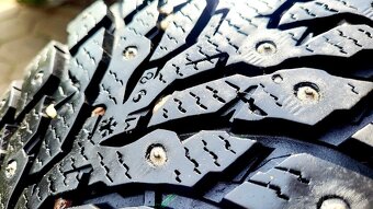 zimné pneu NOKIAN R16 205/60 do extrémnych podmienok - 4