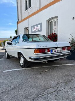 Mercedes Benz 230CE C123 Coupe /w123 - rv 1982 Biele SPZ - 4