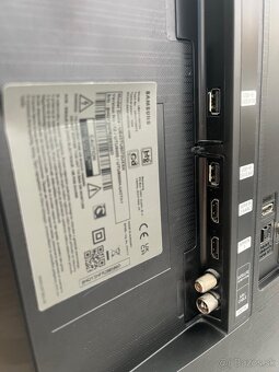 Samsung UE43TU8072 - 4