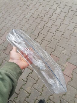 Plexi sklo na svetlomet škoda octavia 3rs - 4