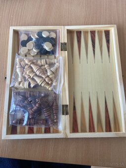 Kvalitná hracia súprava dámy, šachu a backgammonu - 4
