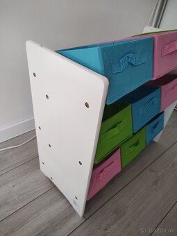 Regál na hračky - 4